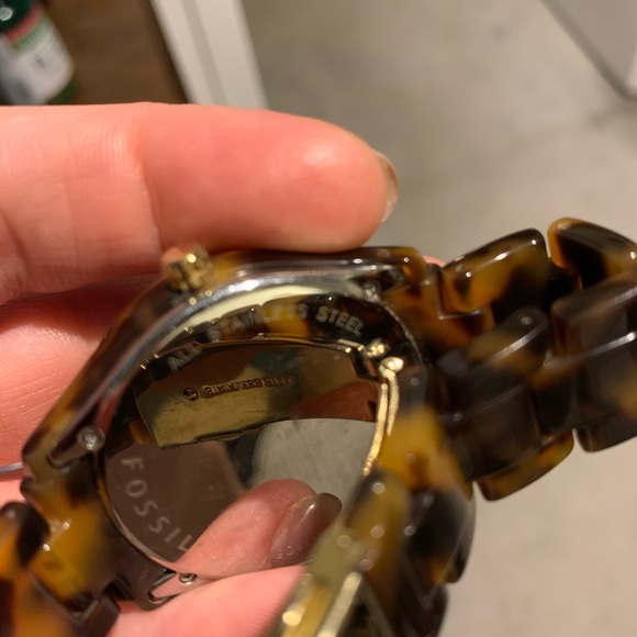 Fossil watch-diamond framing & Tortoise-shell band - Picture 3 of 3